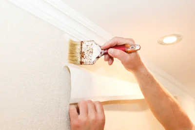 Pose de papier peint à Vigy — revêtements muraux et toiles de verre